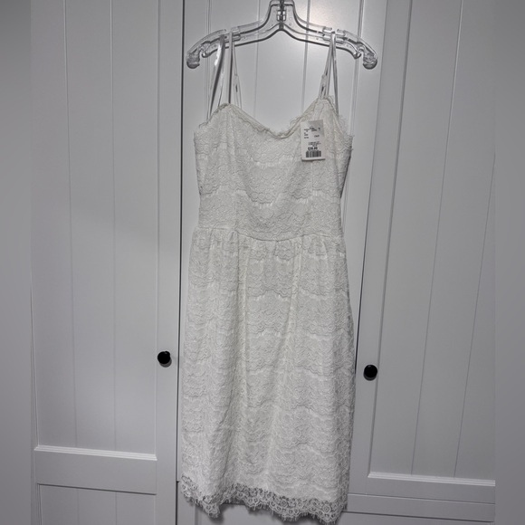 Dresses & Skirts - Picture 5 of 9